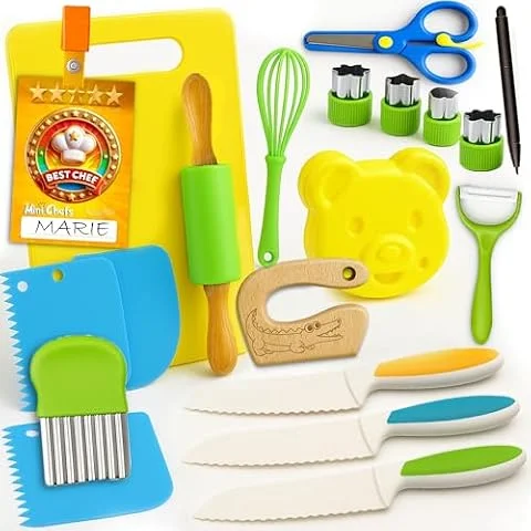 Lalfof Kit Cuisine Enfant Sécurité avec 3 Couteau Enfant | 20 Ustensiles de Cuisine Enfants Montessori | Jouet Enfant 2 Ans avec Coffret Cadeau Enfant 2 Ans| Badge de Chef Personnalisable avec nom